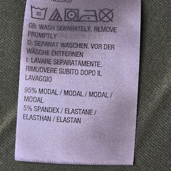 Susan Graver Lifestyle Women Liquid Knit Tunic Top 1XL Green Long Sleeve V-Neck - Picture 3 of 5